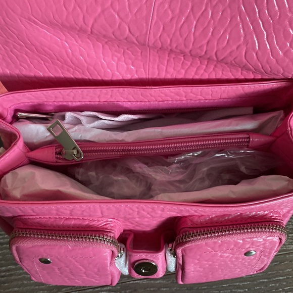 Brand new NUNOO hot pink handbag/crossbody bag - Picture 4 of 7